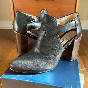 Clarks Narrrative, leather stacked heel cut-out bootie